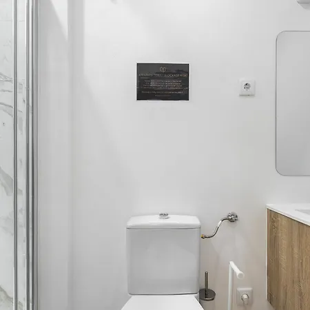 Guest house Whome Smart Living Hub, Designer Spaces For Digital Nomads & Remote Workers *