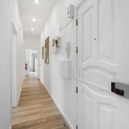 Guest house Whome Smart Living Hub, Designer Spaces For Digital Nomads & Remote Workers Lisbon