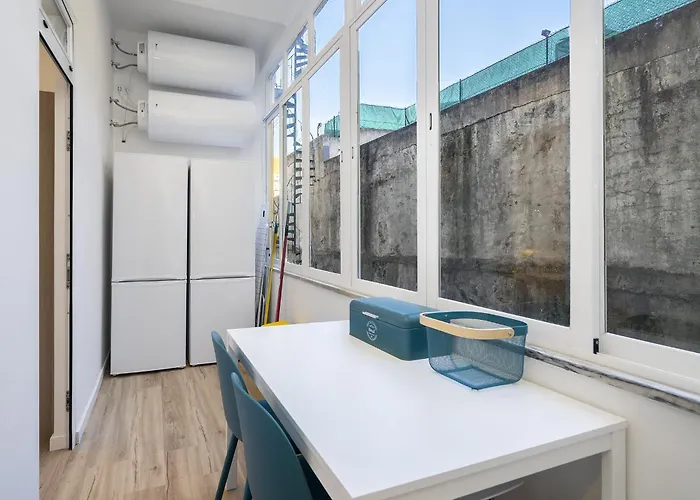 בית הארחה Whome Smart Living Hub, Designer Spaces For Digital Nomads & Remote Workers *