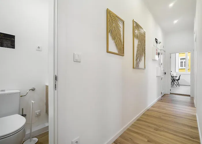 בית הארחה Whome Smart Living Hub, Designer Spaces For Digital Nomads & Remote Workers