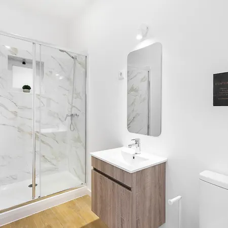 Whome Smart Living Hub, Designer Spaces For Digital Nomads & Remote Workers Gæstehus
