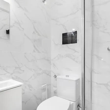 Whome Smart Living Hub, Designer Spaces For Digital Nomads & Remote Workers 리스본